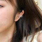 Dainty Dragonfly Earcuff