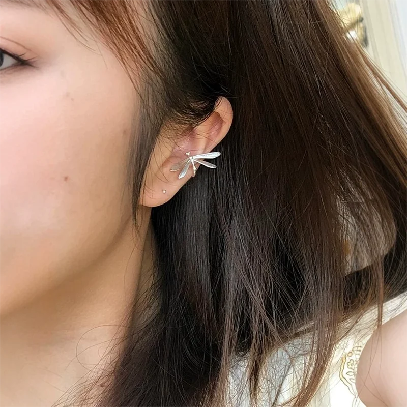Dainty Dragonfly Earcuff