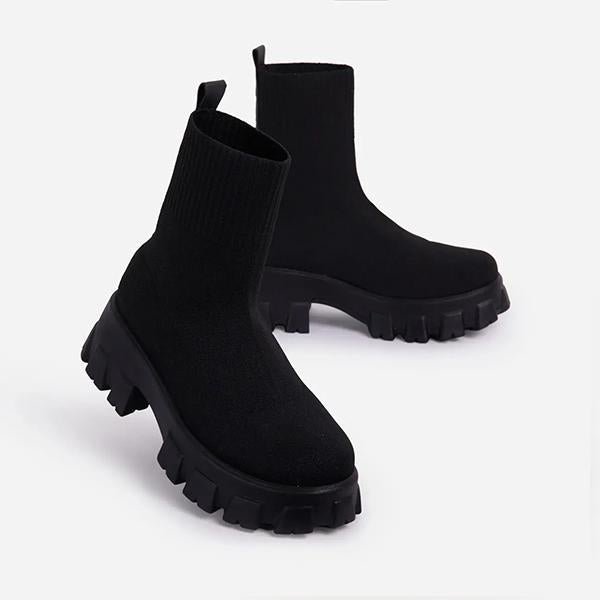 KNITTED BOOTIES