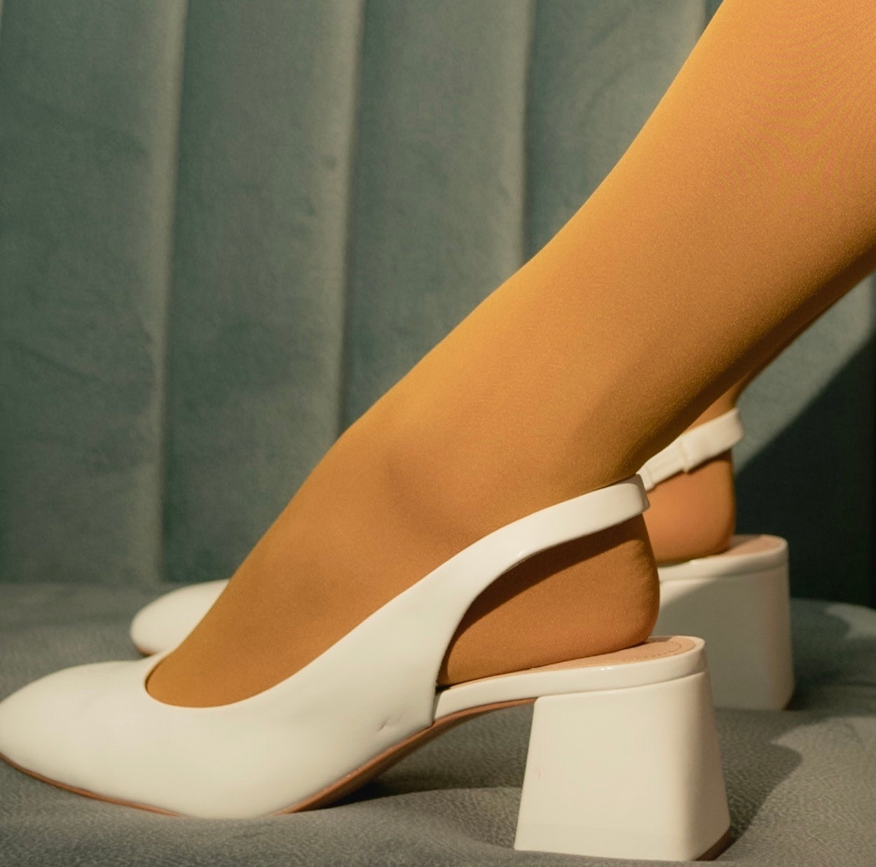 CLASSIC SLING-BACKS