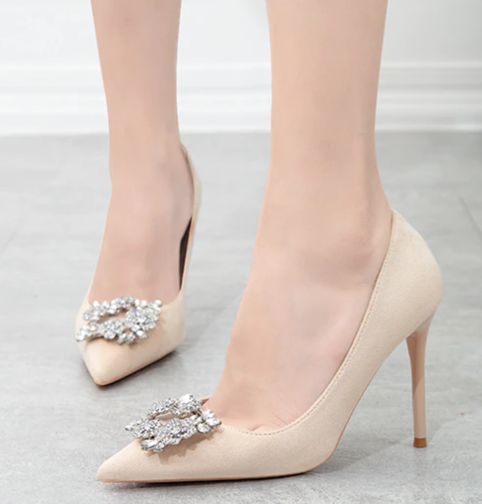 CRYSTAL BROOCH PUMPS