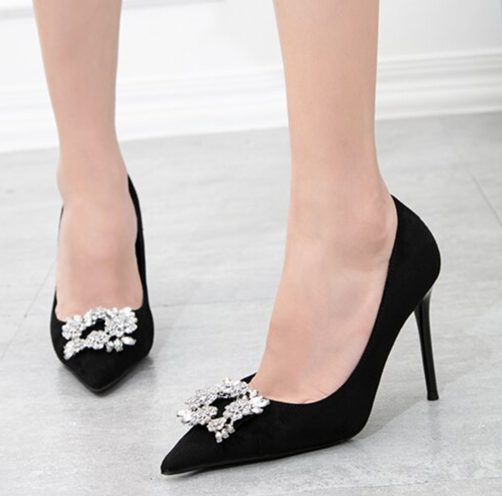 CRYSTAL BROOCH PUMPS