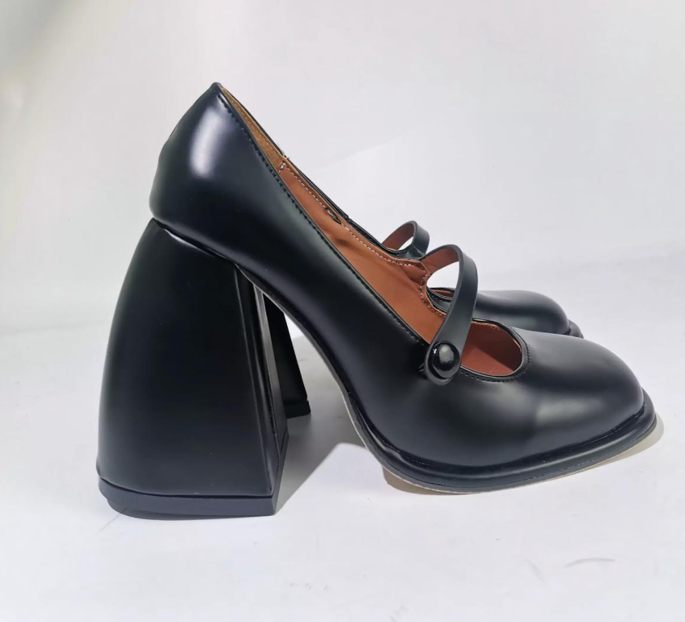 WIDE HEEL MARY JANES
