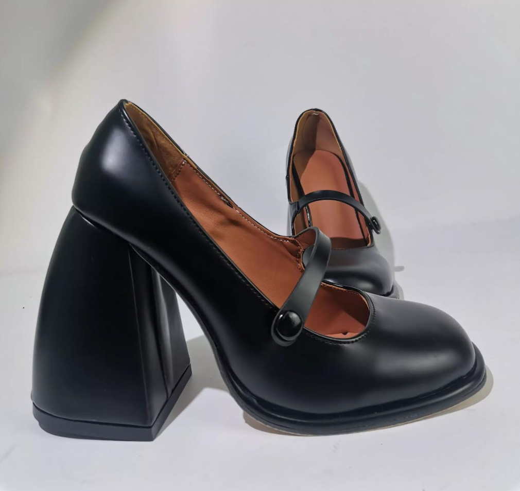 WIDE HEEL MARY JANES