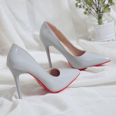 CLASSIC PUMPS WITH RED SOLE