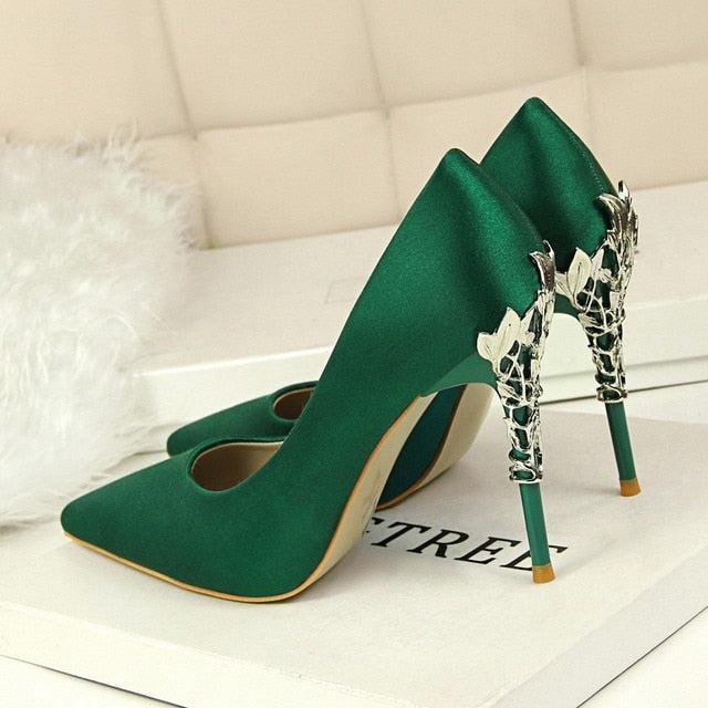 CARVED HEEL SATIN PUMPS