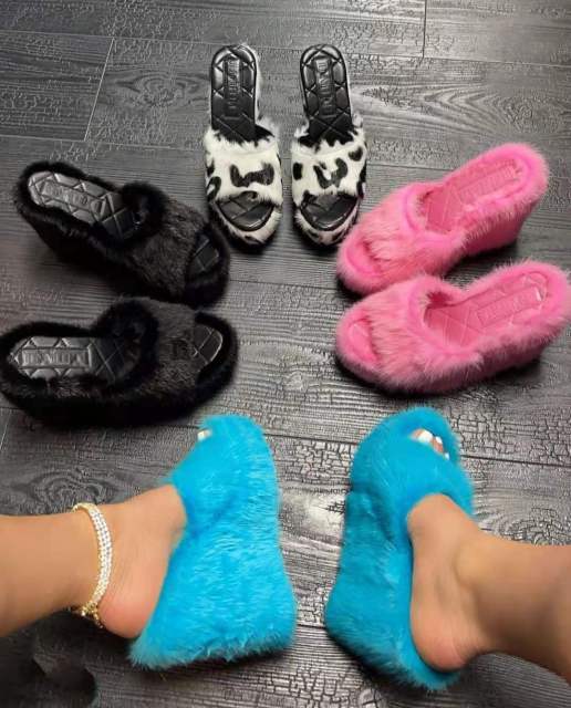 FUR OPEN-TOE PLATFORM SLIDES