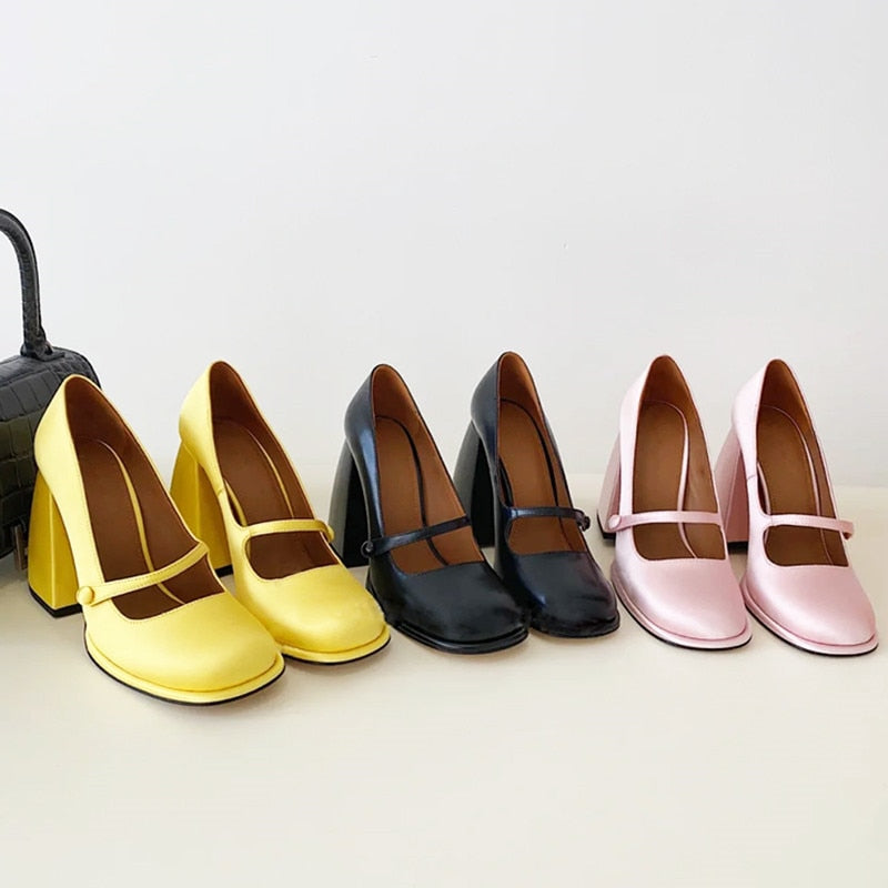 WIDE HEEL MARY JANES